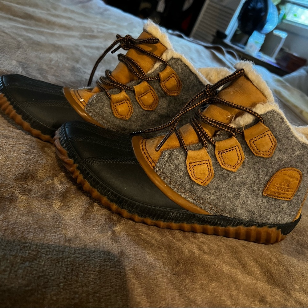 Sorel Gray and Tan Winter Boots